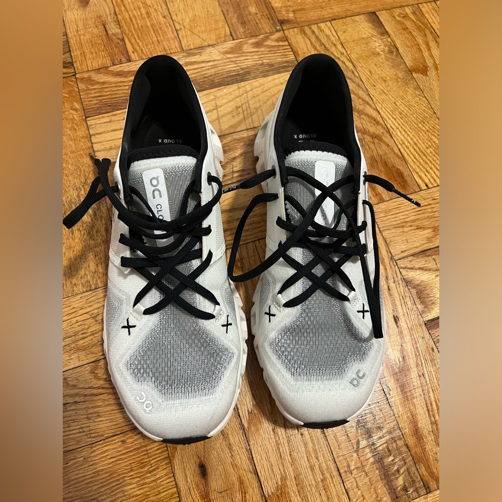 On Running Cloud X 3 size 9.5 women’s shoes like new